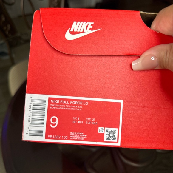 Nike White and Red Sneakers Classic Leather Design men’s size 9 - Picture 9 of 9